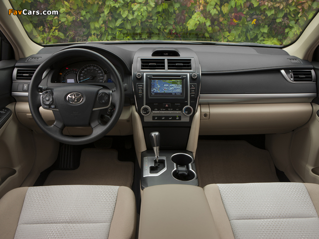 Images of Toyota Camry LE 2011 (640 x 480)