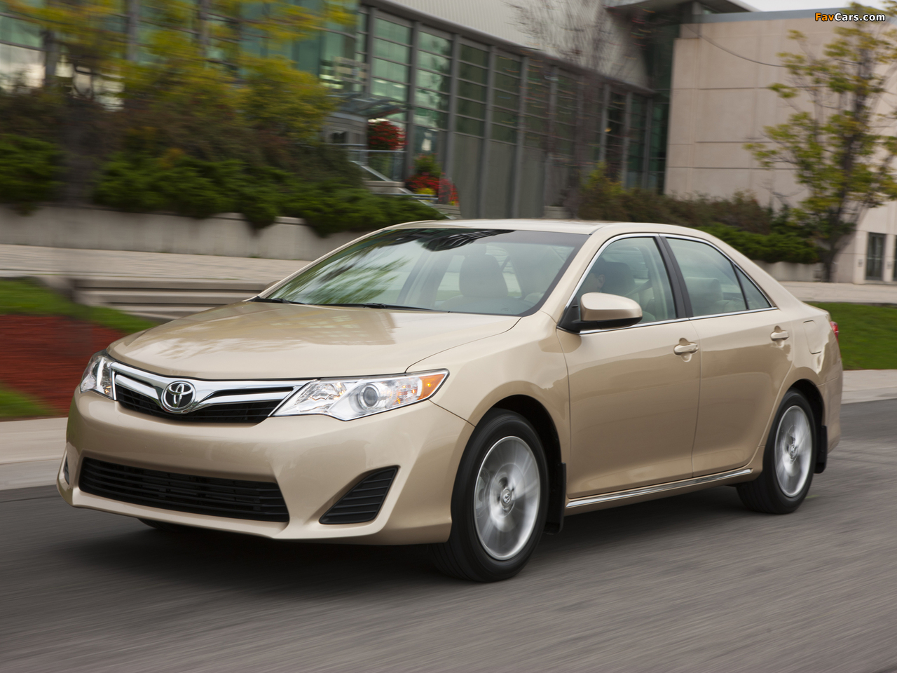 Images of Toyota Camry LE 2011 (1280 x 960)