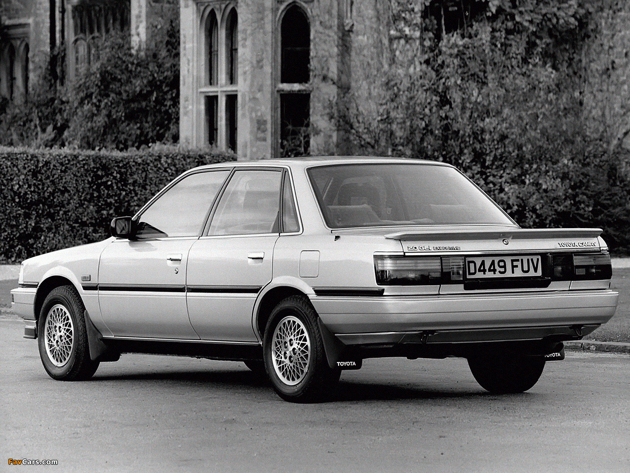 Photos of Toyota Camry Sedan UK-spec 1986–91 (1280 x 960)