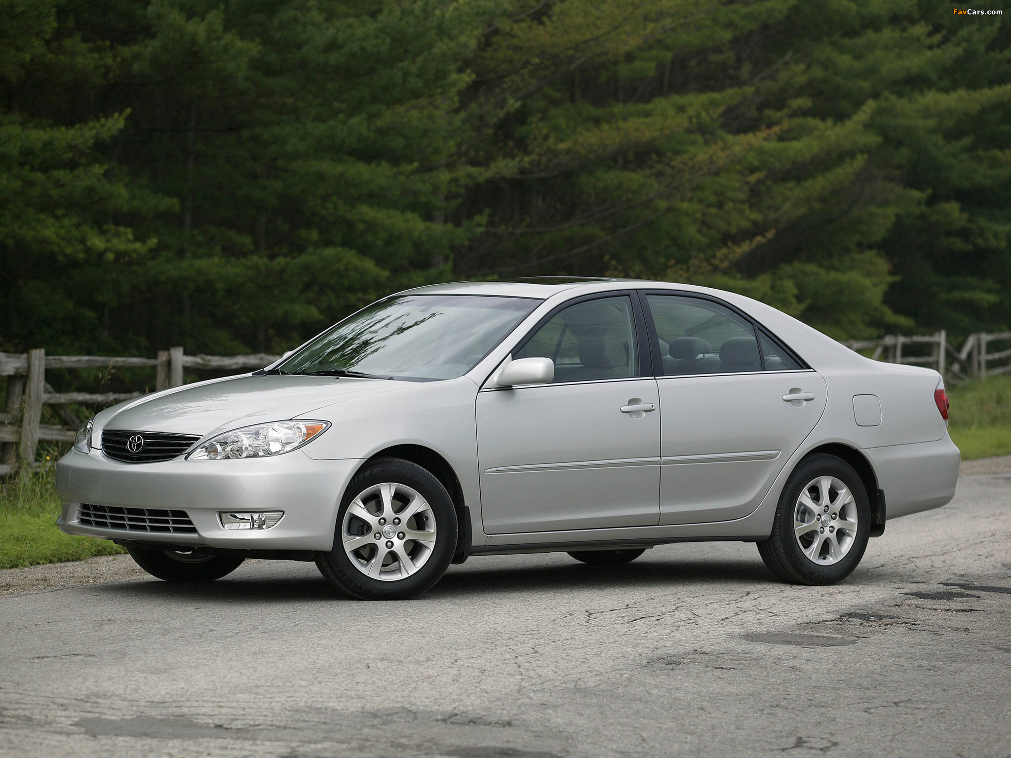 Photos of Toyota Camry XLE US-spec (ACV30) 2004–06 (2048 x 1536)