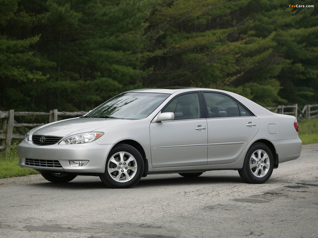 Photos of Toyota Camry XLE US-spec (ACV30) 2004–06 (1280 x 960)