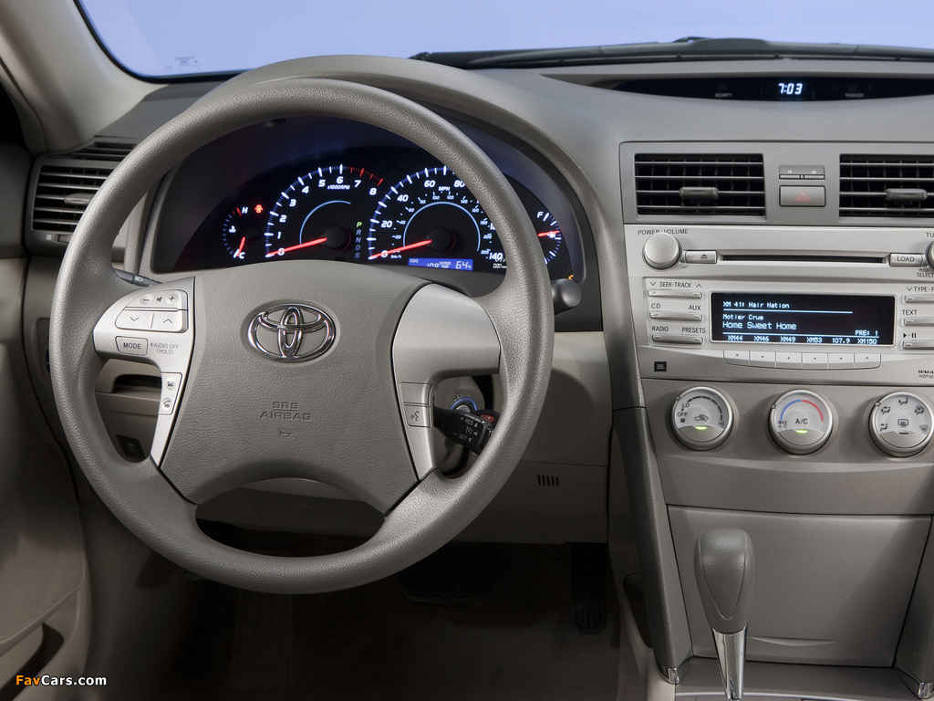 Photos of Toyota Camry LE 2009–11 (1024 x 768)
