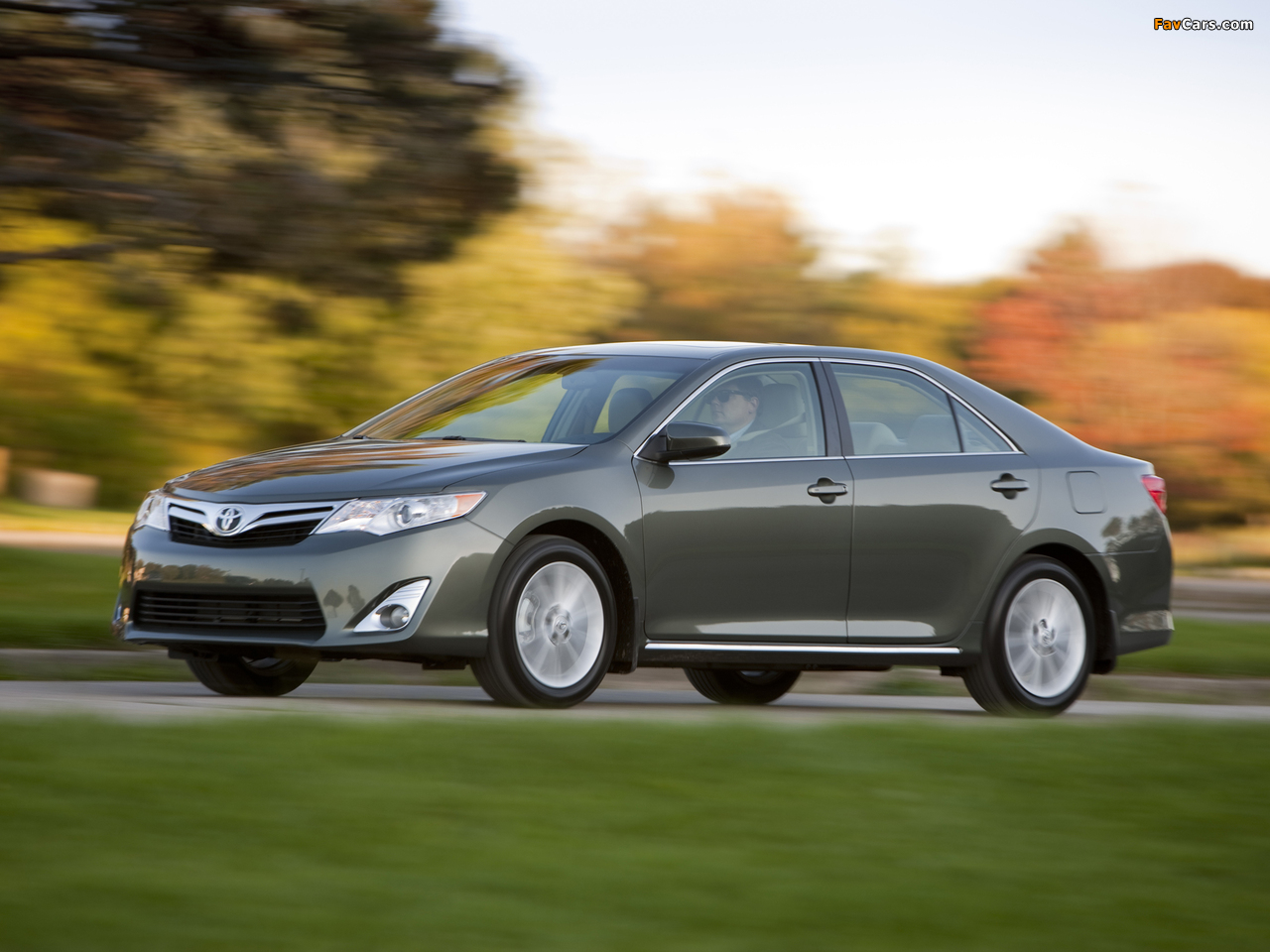 Photos of Toyota Camry XLE 2011 (1280 x 960)