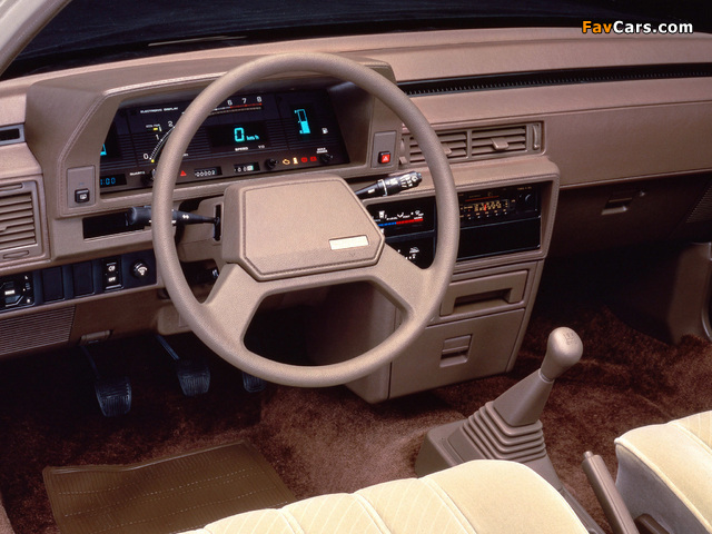 Pictures of Toyota Camry LE US-spec (V10) 1984–86 (640 x 480)