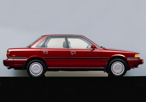 Pictures of Toyota Camry Sedan LE US-spec 1986–90