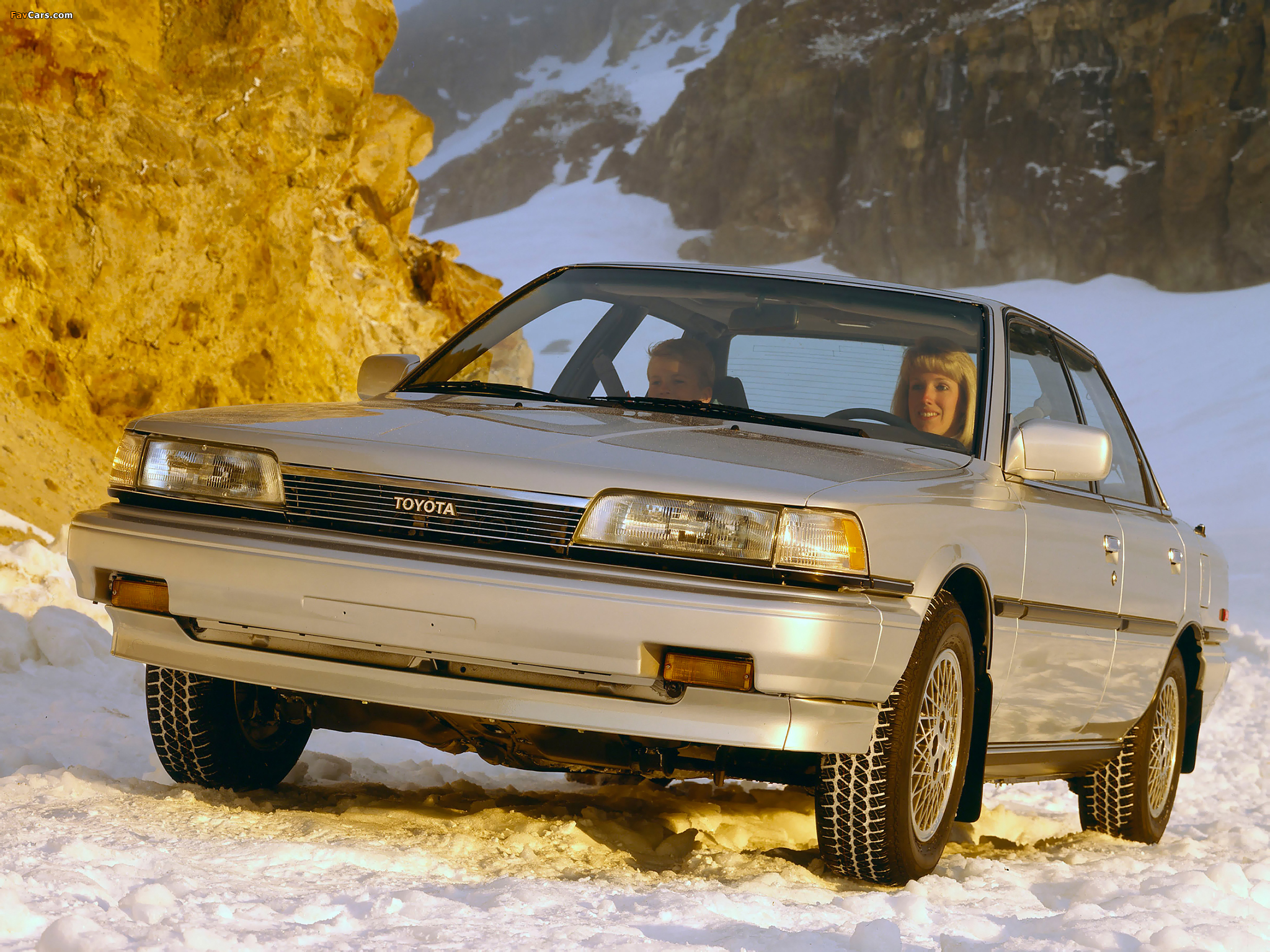 Pictures of Toyota Camry Sedan LE US-spec 1986–90 (2048 x 1536)