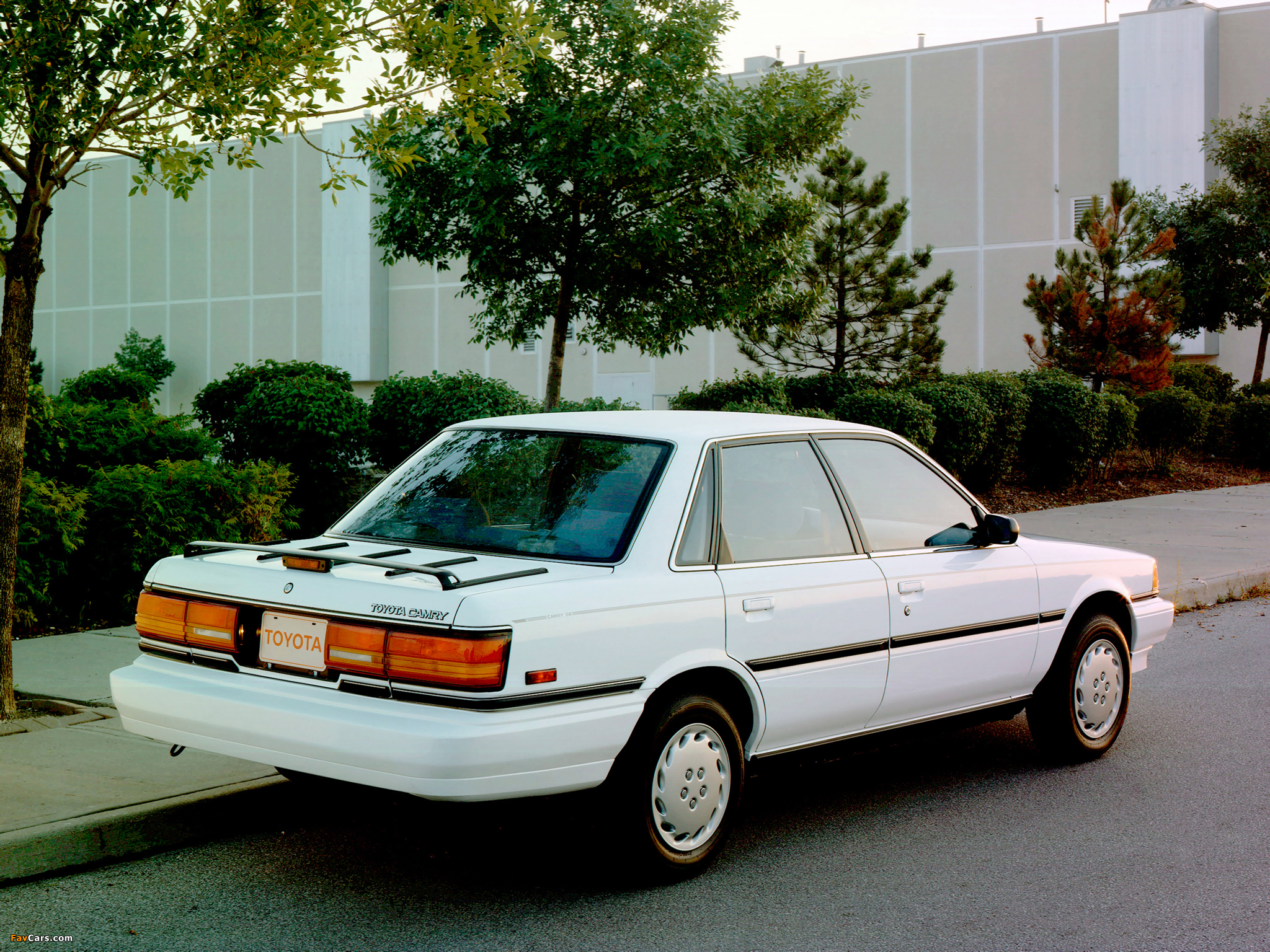 Pictures of Toyota Camry Sedan LE US-spec 1990–91 (2048 x 1536)