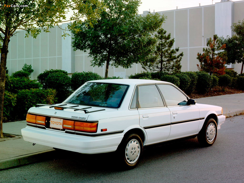 Pictures of Toyota Camry Sedan LE US-spec 1990–91 (1024 x 768)