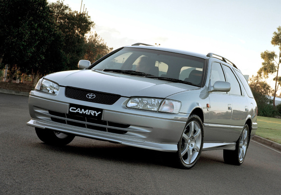 Pictures of Toyota Camry Sportivo Wagon (MCV21) 2000–02
