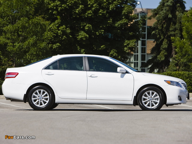 Pictures of Toyota Camry XLE 2009–11 (640 x 480)