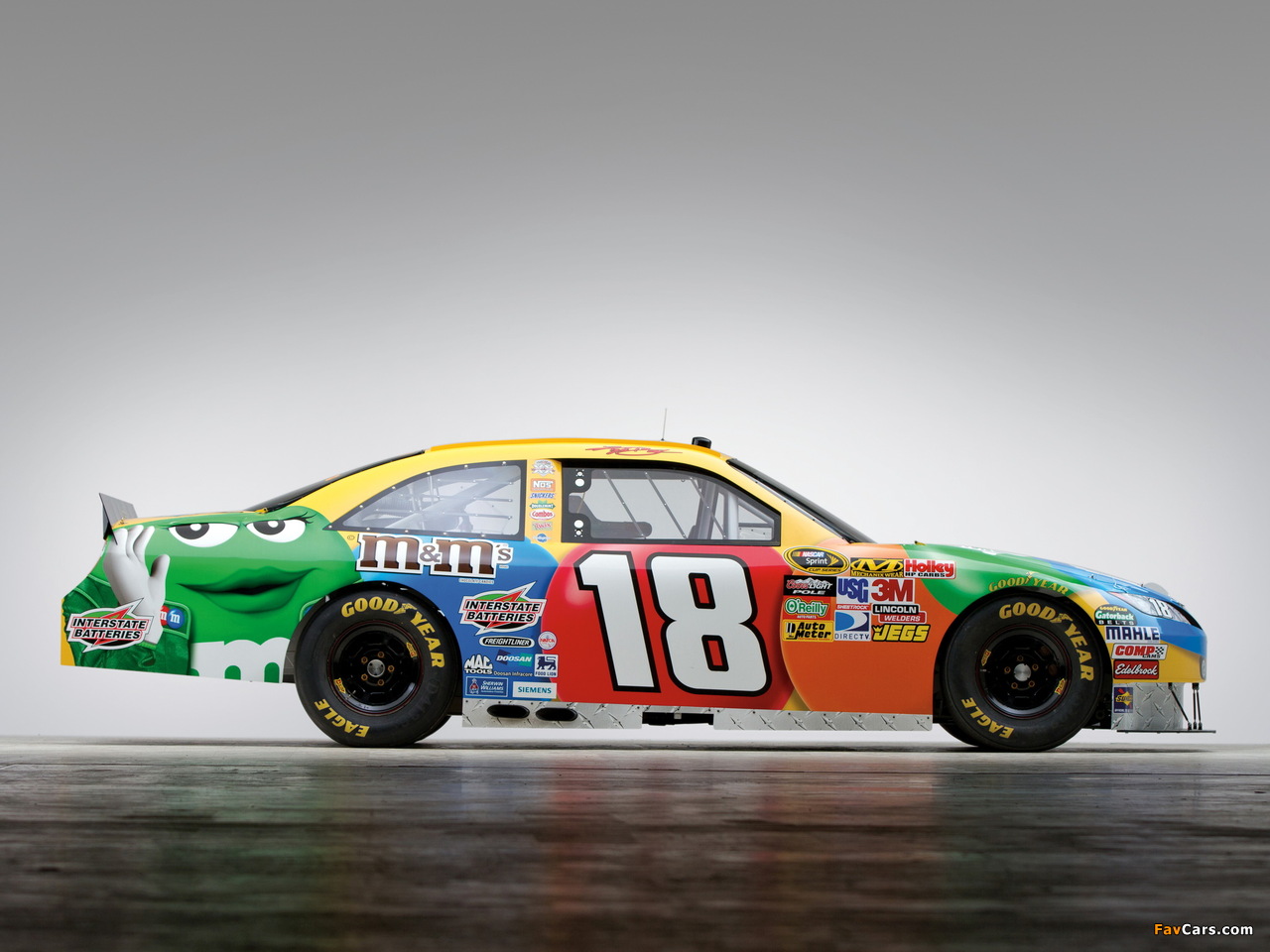 Pictures of Toyota Camry NASCAR Sprint Cup Series Race Car 2010–11 (1280 x 960)