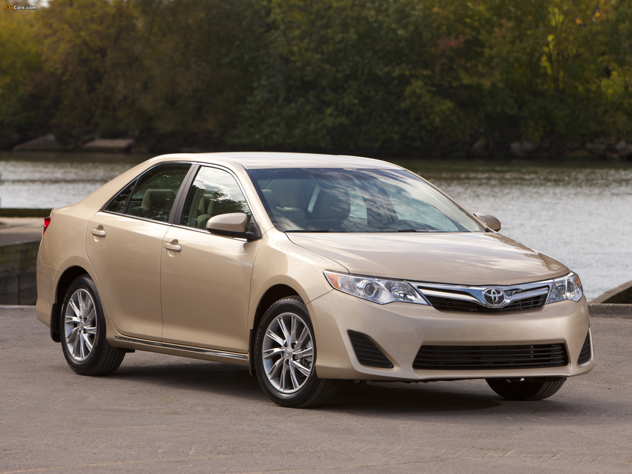 Pictures of Toyota Camry LE 2011 (2048 x 1536)