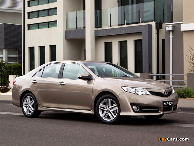 Pictures of Toyota Camry Atara SL 2011 (640 x 480)