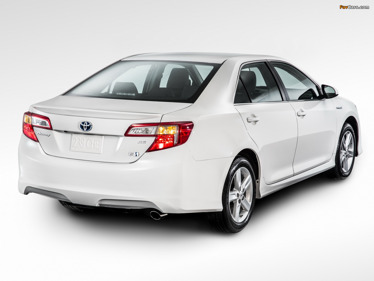 Pictures of Toyota Camry Hybrid SE 2014 (1280 x 960)