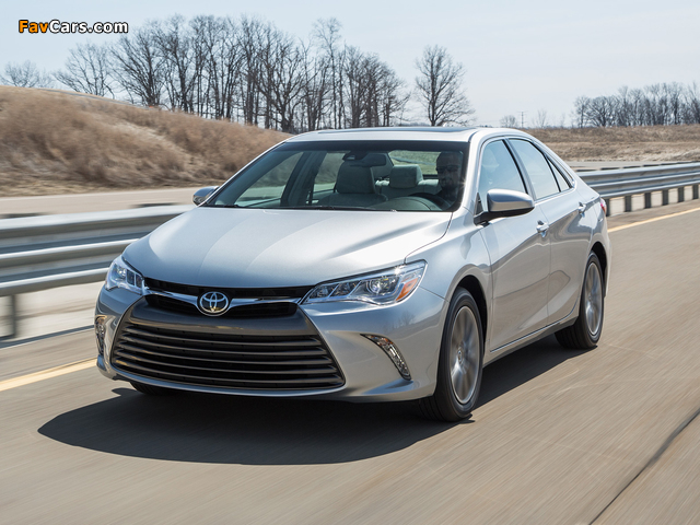 Pictures of 2015 Toyota Camry XLE 2014 (640 x 480)