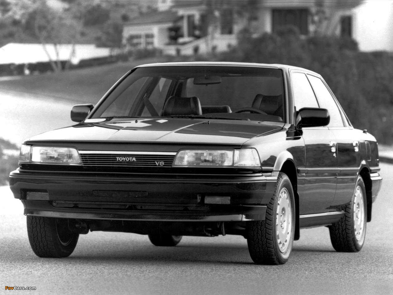 Toyota Camry Sedan LE US-spec 1986–90 photos (1280 x 960)