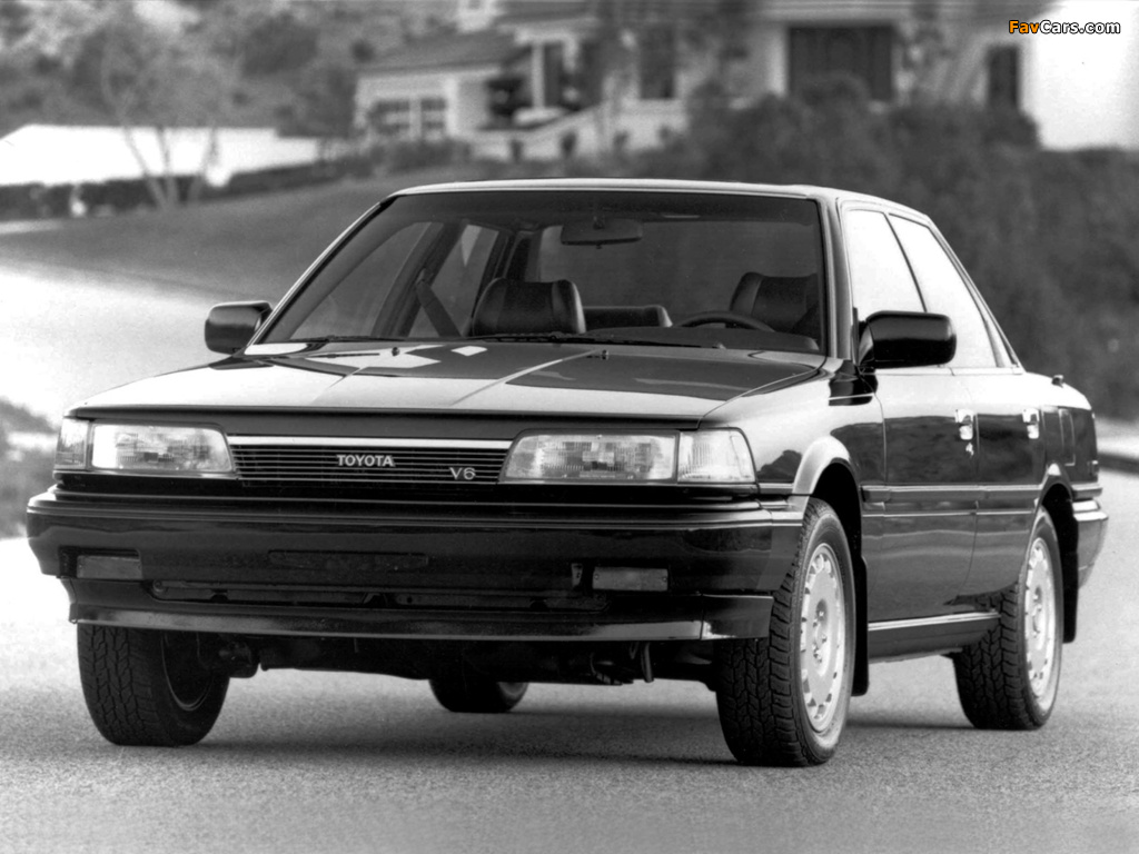 Toyota Camry Sedan LE US-spec 1986–90 photos (1024 x 768)