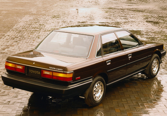 Toyota Camry Sedan Deluxe US-spec 1986–91 pictures