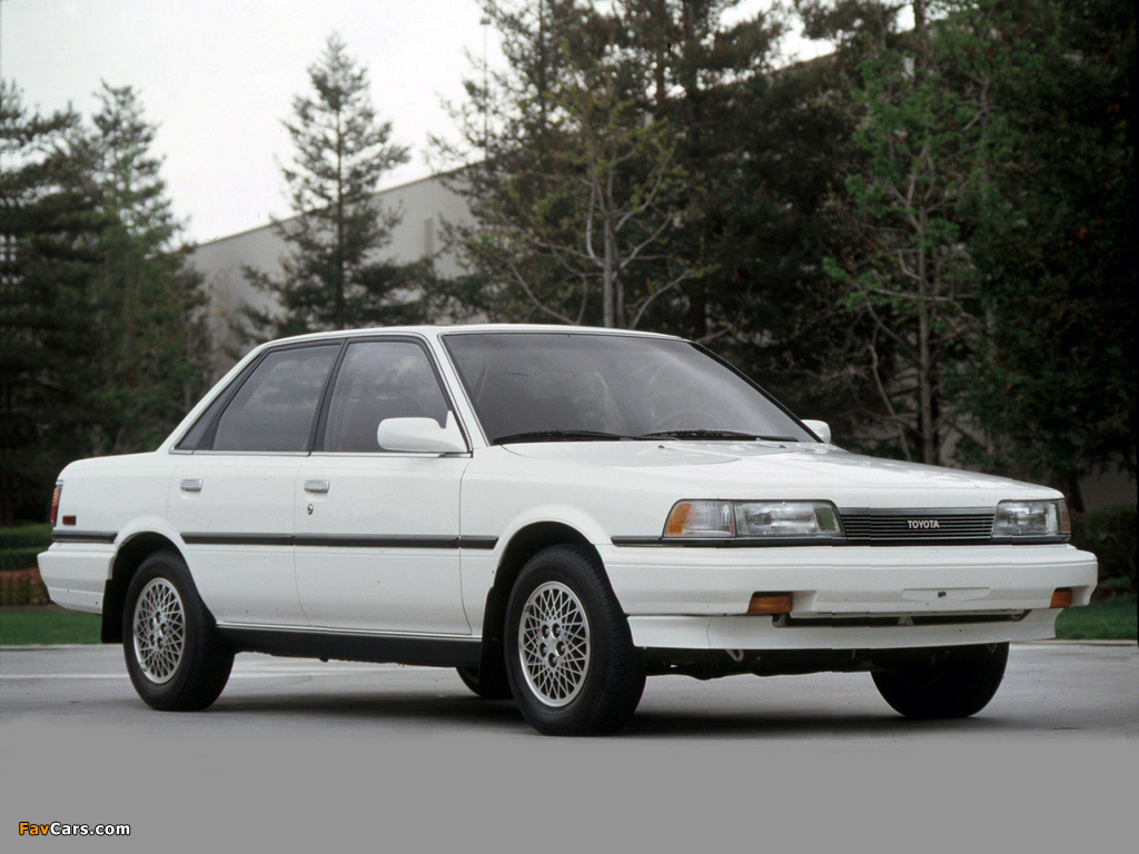 Toyota Camry Sedan LE US-spec 1986–90 wallpapers (1024 x 768)