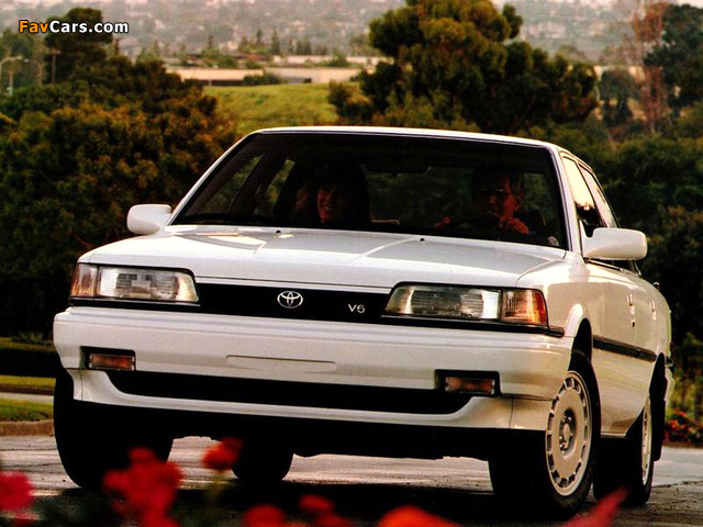 Toyota Camry Sedan LE US-spec 1990–91 wallpapers (640 x 480)