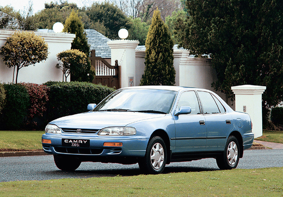 Toyota Camry ZA-spec (XV10) 1993–97 photos