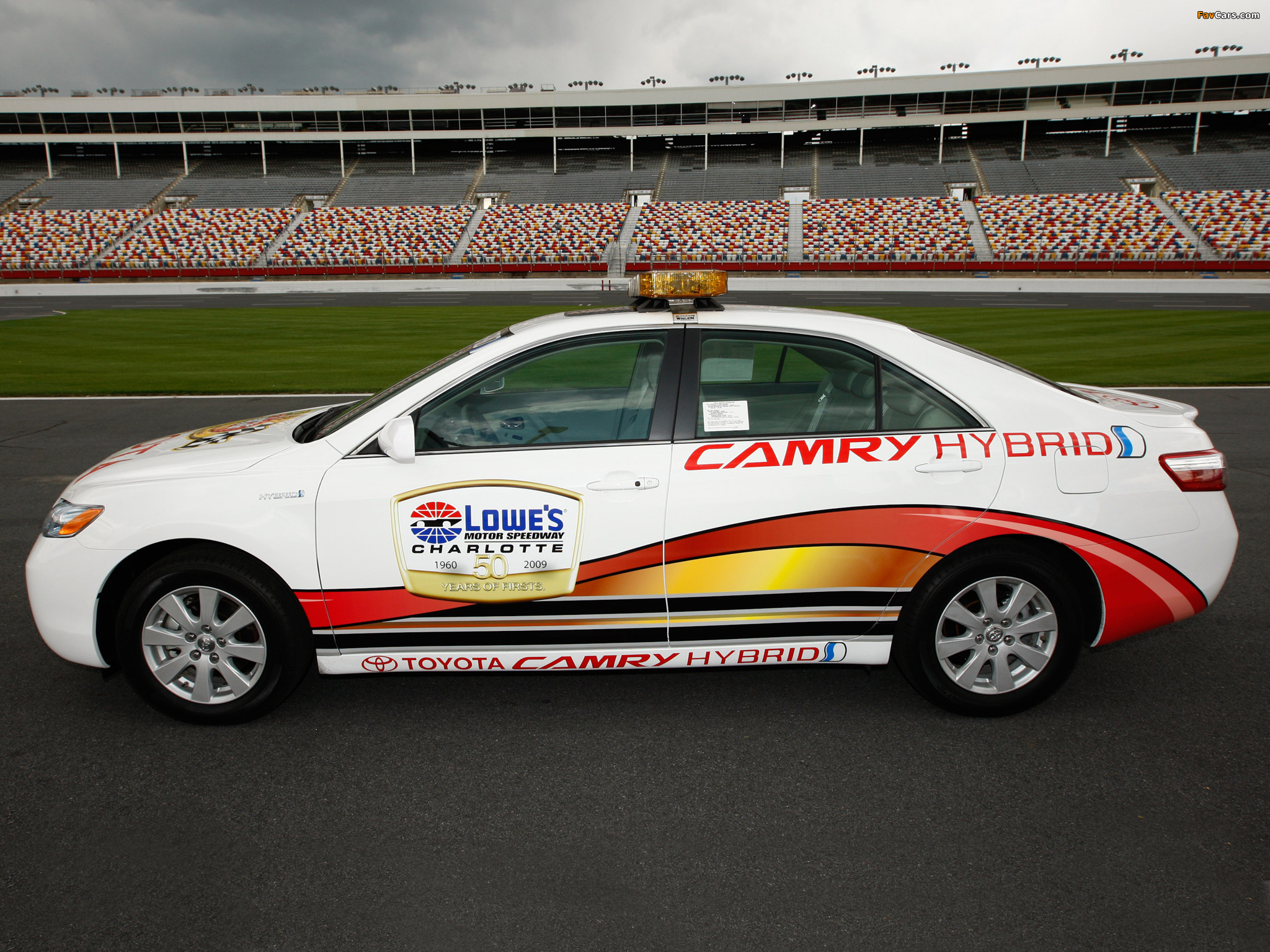 Toyota Camry Hybrid NASCAR Pace Car 2009 images (2048 x 1536)