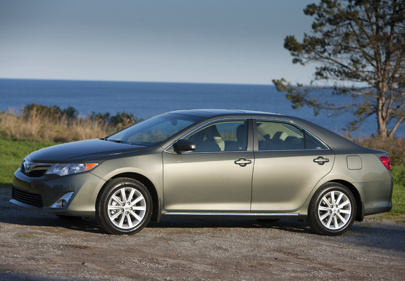 Toyota Camry XLE 2011 images