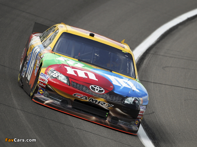 Toyota Camry NASCAR Sprint Cup Series Race Car 2011 images (640 x 480)