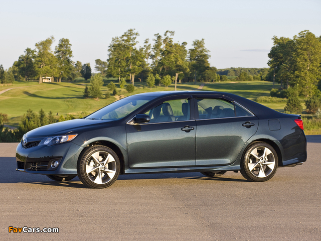 Toyota Camry SE 2011 images (640 x 480)