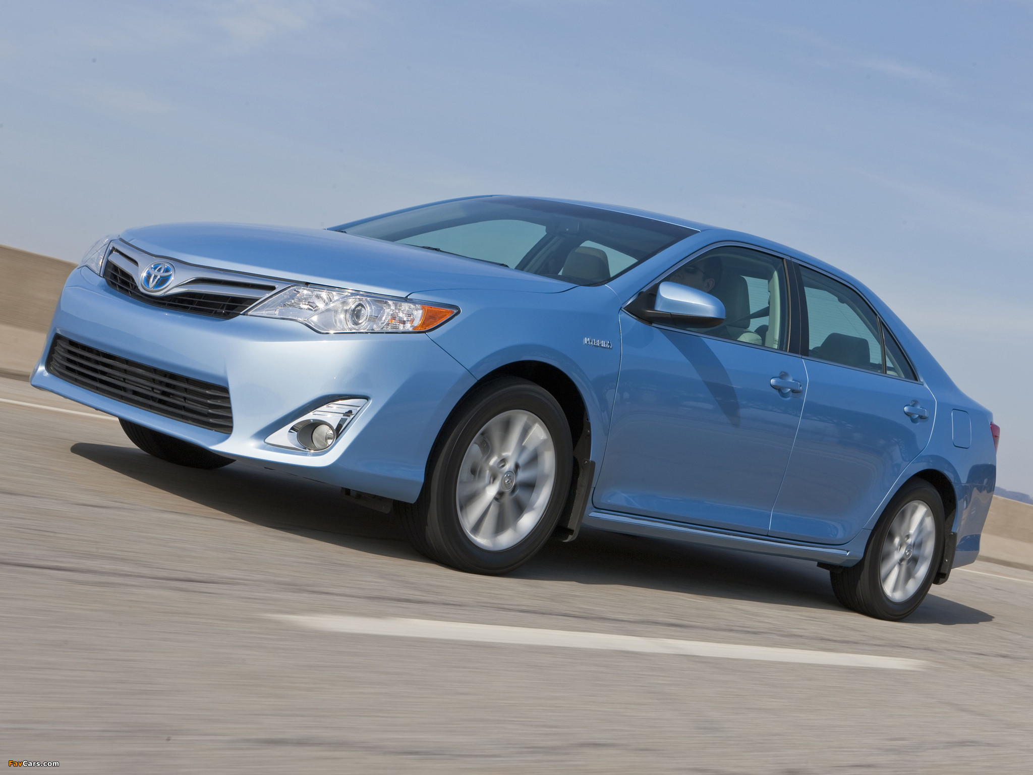 Toyota Camry Hybrid US-spec 2011 images (2048 x 1536)