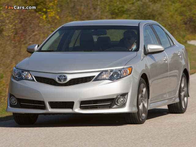 Toyota Camry SE 2011 pictures (640 x 480)