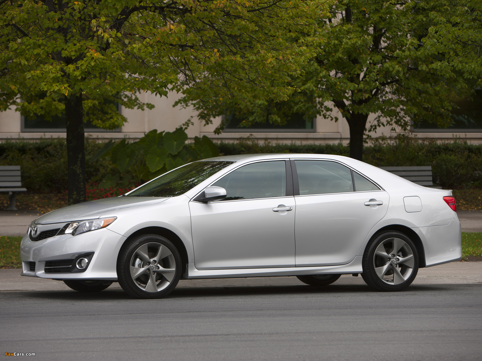 Toyota Camry SE 2011 pictures (1600 x 1200)