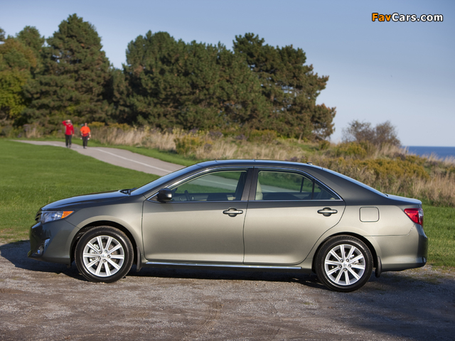 Toyota Camry XLE 2011 wallpapers (640 x 480)