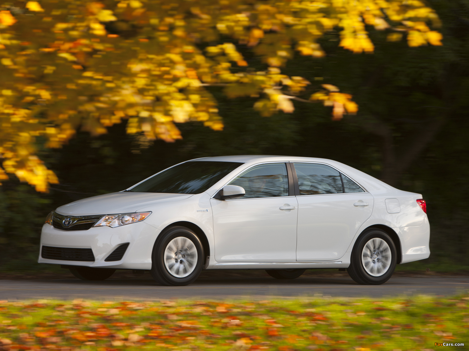 Toyota Camry Hybrid US-spec 2011 wallpapers (1600 x 1200)