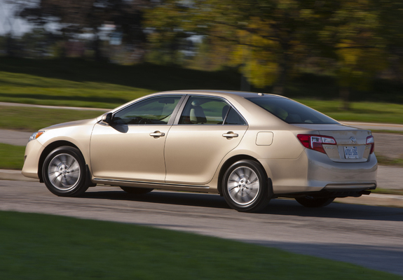 Toyota Camry LE 2011 wallpapers