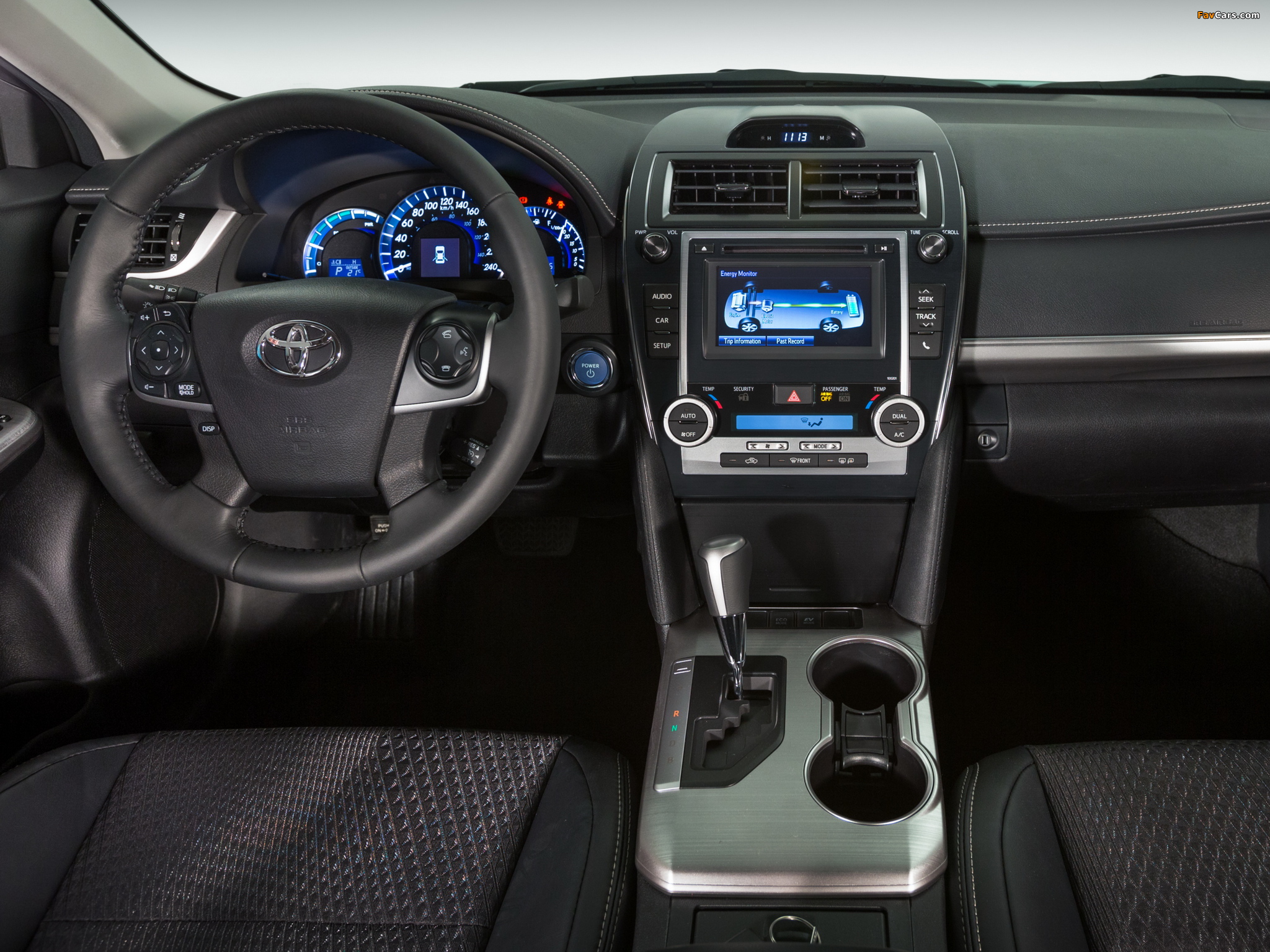 Toyota Camry Hybrid SE 2014 images (2048 x 1536)