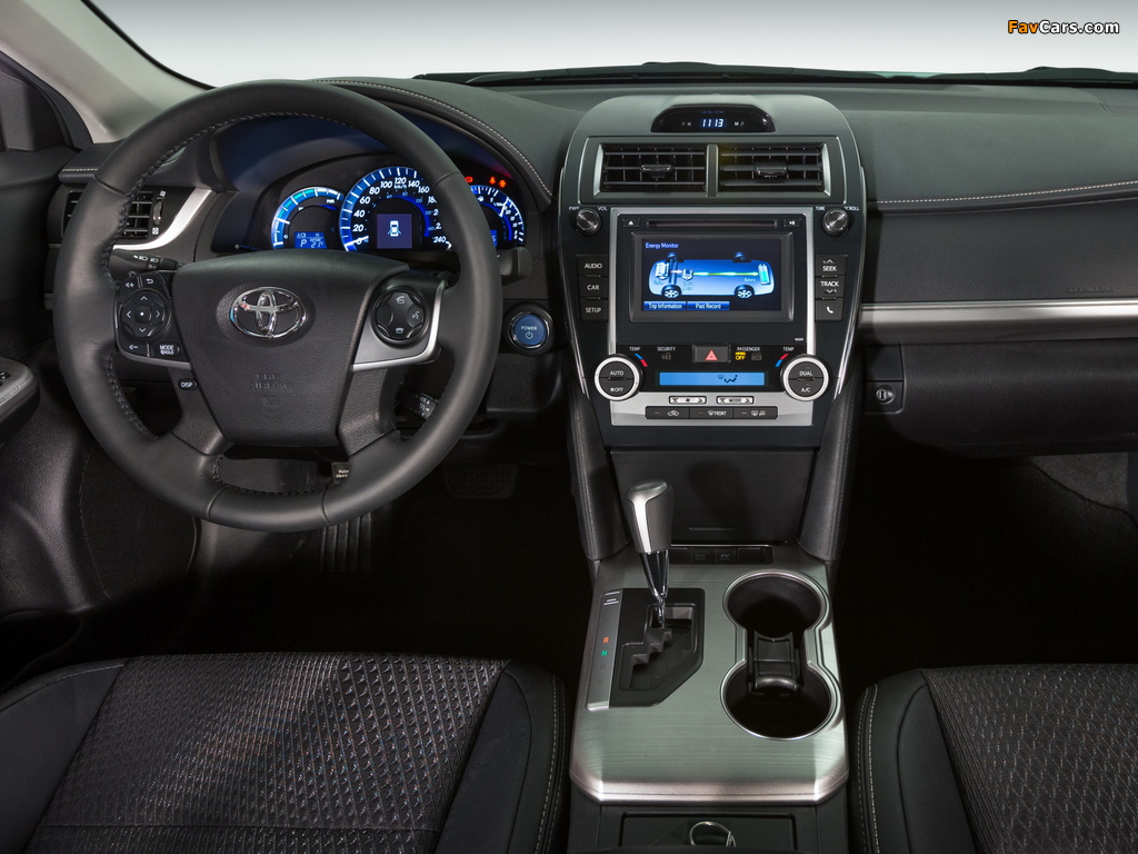 Toyota Camry Hybrid SE 2014 images (1024 x 768)