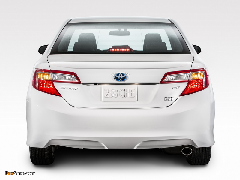 Toyota Camry Hybrid SE 2014 pictures (800 x 600)