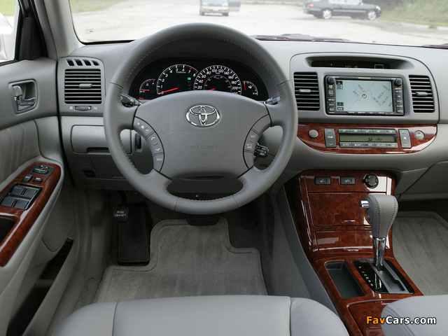 Toyota Camry XLE US-spec (ACV30) 2004–06 wallpapers (640 x 480)