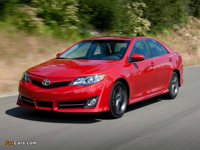 Toyota Camry SE 2011 wallpapers (640 x 480)