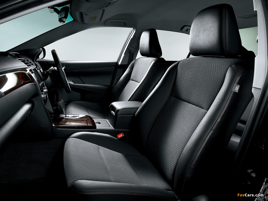 Toyota Camry G Package Premium Black 2013 wallpapers (1024 x 768)