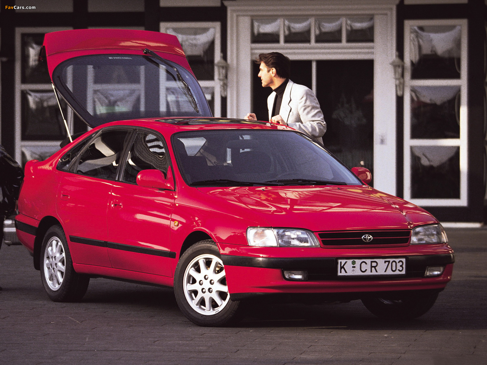 Images of Toyota Carina E Liftback (ST190) 1992–95 (1600 x 1200)