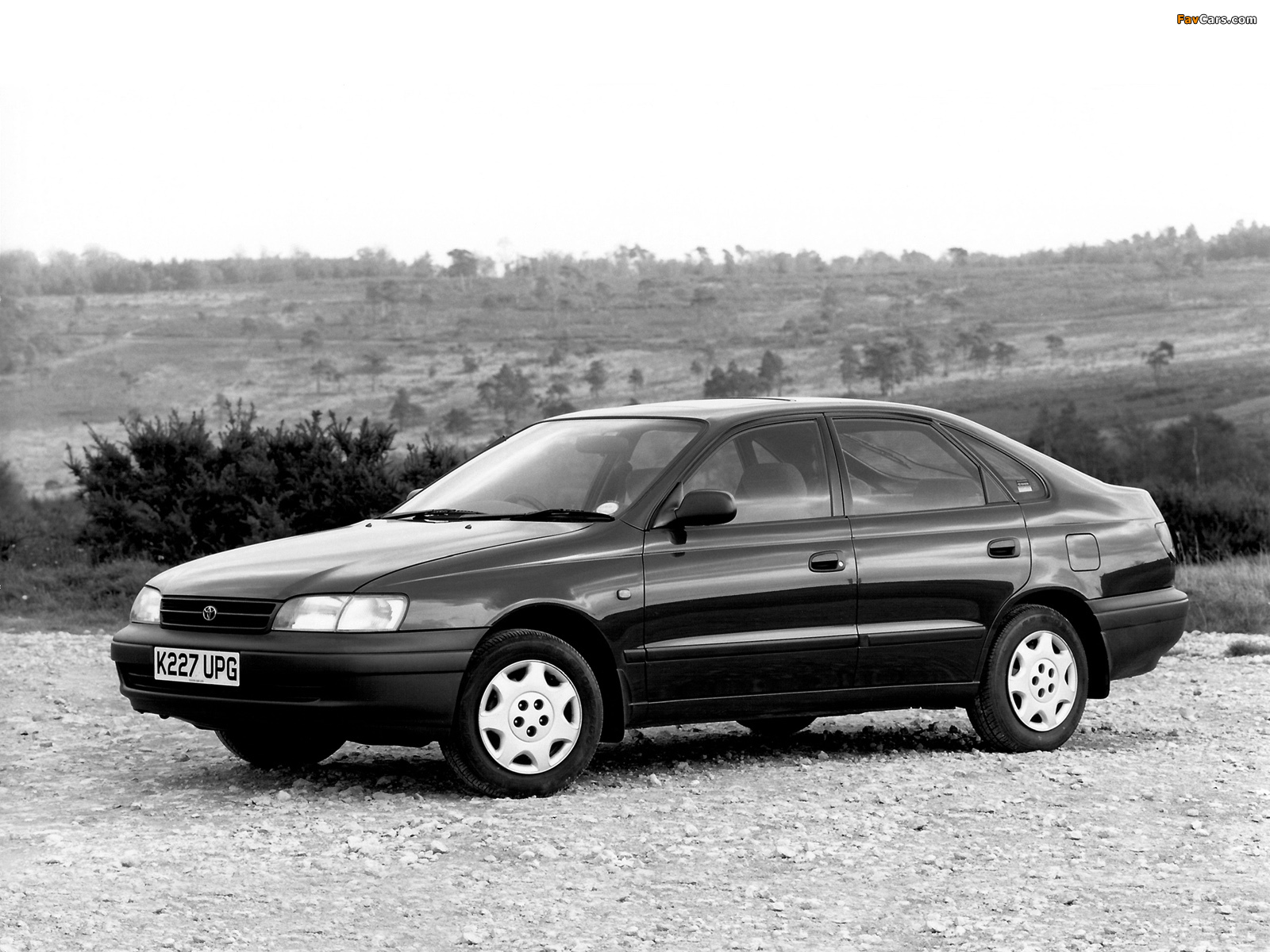 Toyota Carina E Liftback UK-spec (ST190) 1992–95 pictures (1600 x 1200)