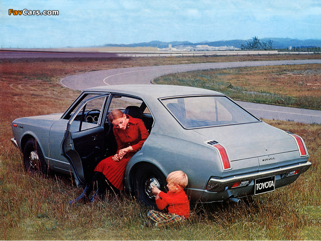 Photos of Toyota Carina 1600 4-door Limousine EU-spec (TA12) 1971–72 (640 x 480)