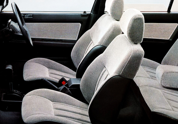 Photos of Toyota Carina SE Extra (ST150) 1984–86