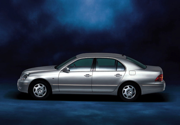 Toyota Celsior (UCF30) 2000–03 images