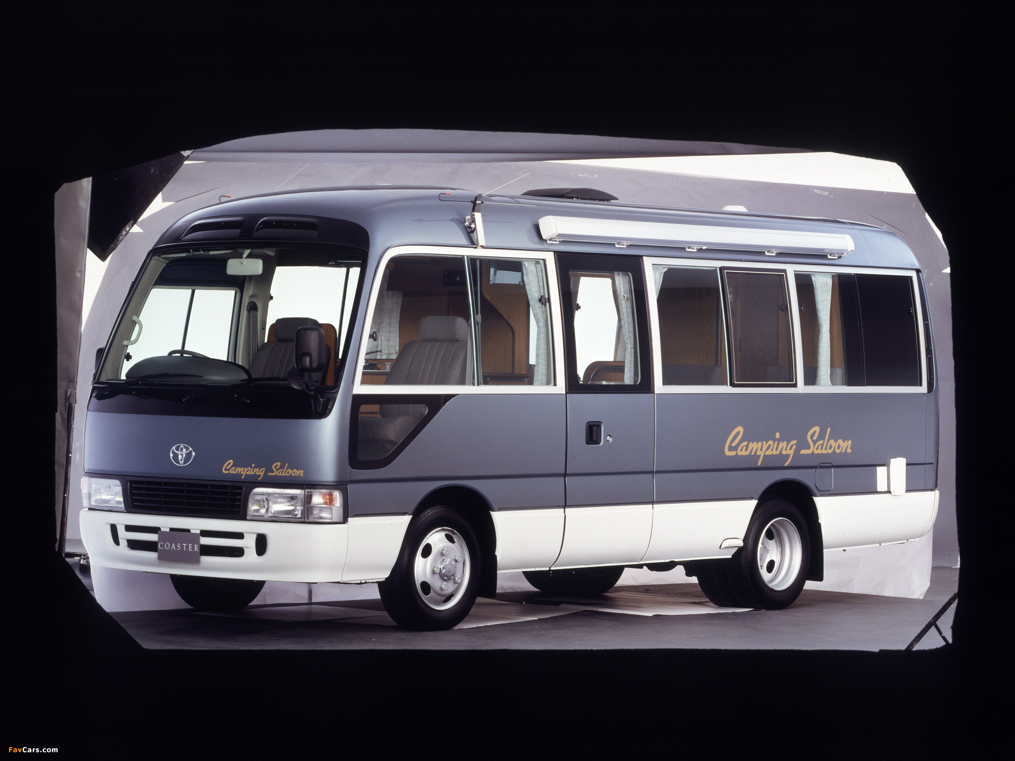 Images of Toyota Coaster Camping Saloon (B40) 1992–2001 (2048 x 1536)