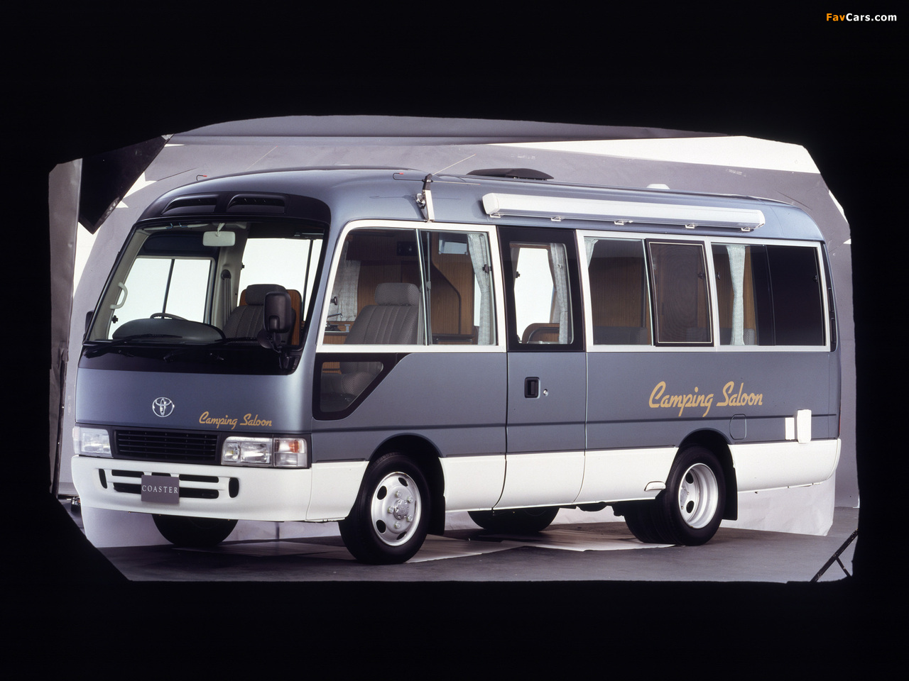 Images of Toyota Coaster Camping Saloon (B40) 1992–2001 (1280 x 960)