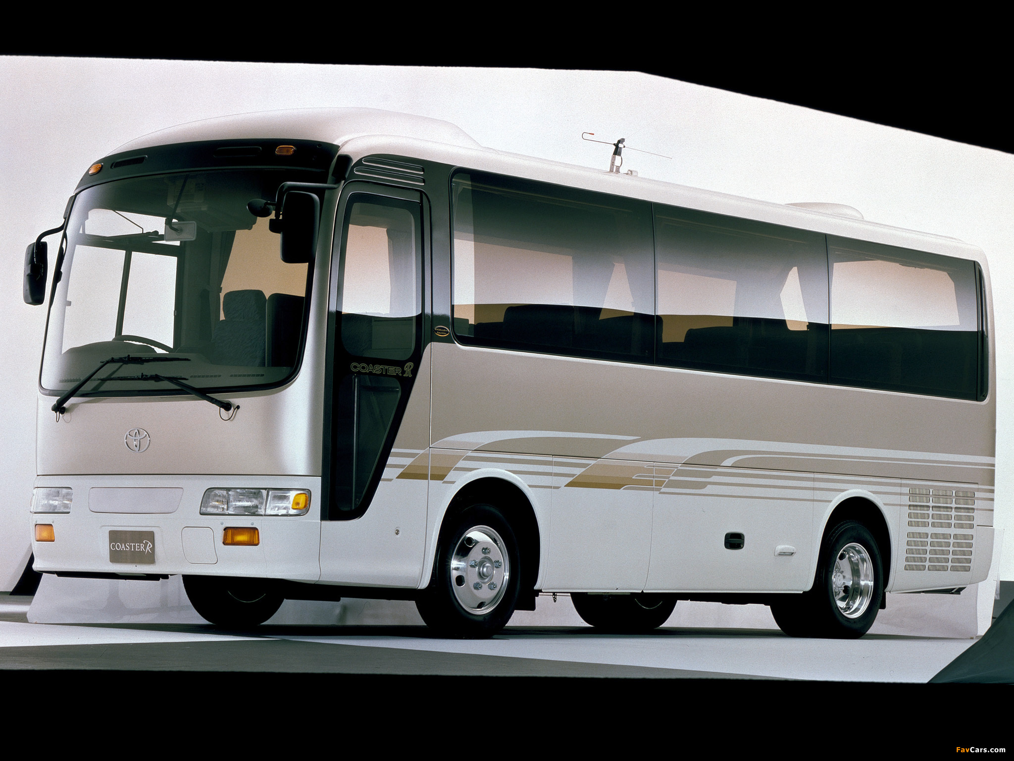 Images of Toyota Coaster R (RX4JF) 1996–2004 (2048 x 1536)