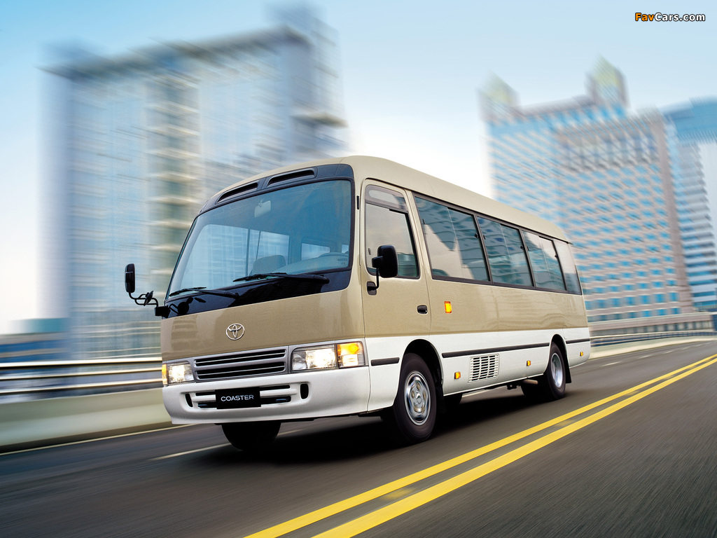 Images of Toyota Coaster (B50) 2001–07 (1024 x 768)